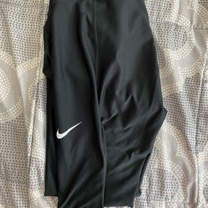 Nike Dri-Fit leggings black. Nice thin material for fitness